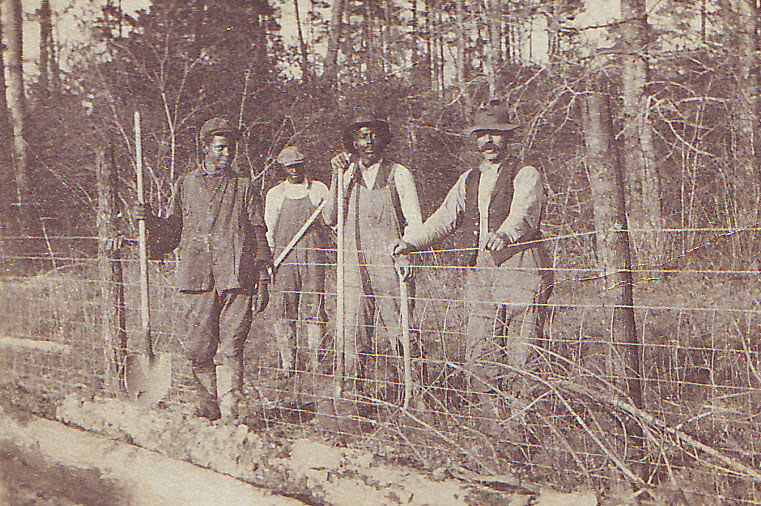 alto-beale-and-crew-digging-water-line-circa-1930-82280006