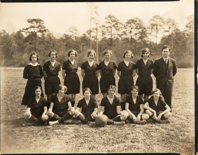 chs-girls-basketball-team-c1930-31