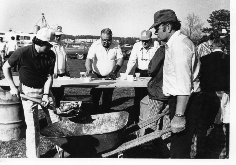 chuckatuck-oyster-roast-saunders-farm-1981-img576