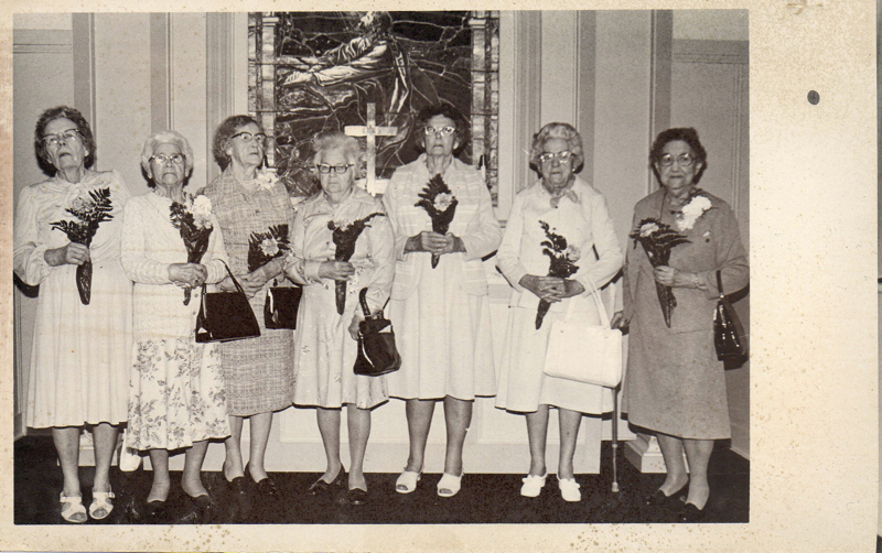 oakland-church-ladies-with-flowers-1980-img598