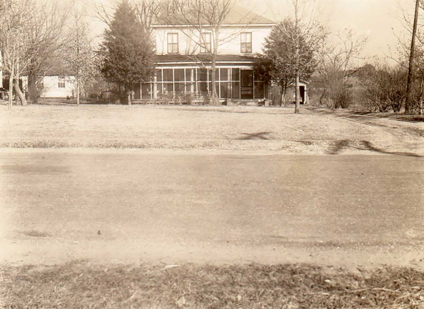 gilliam-home-with-miss-patty's-house-in-background-1956-img355