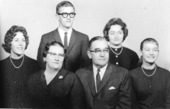 w-g-saunders-family-circa-1958-img165